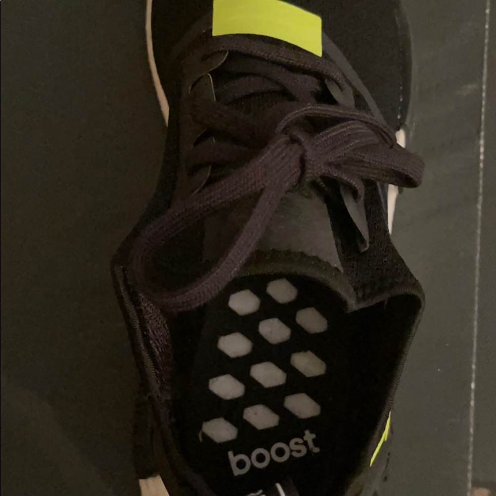 NMD R1 - Picture 3 of 5